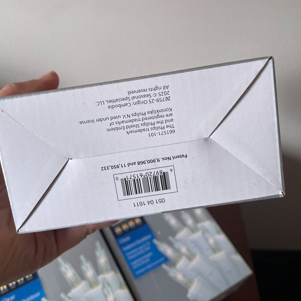 Philips 100-count clear incandescent mini string lights with a white wire - bund - Picture 5 of 6